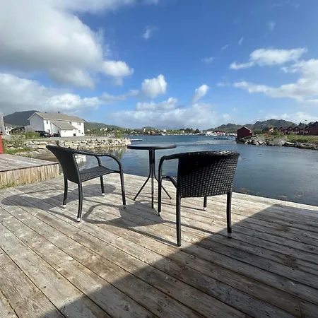 Rorbu Ved Vannet Ballstad